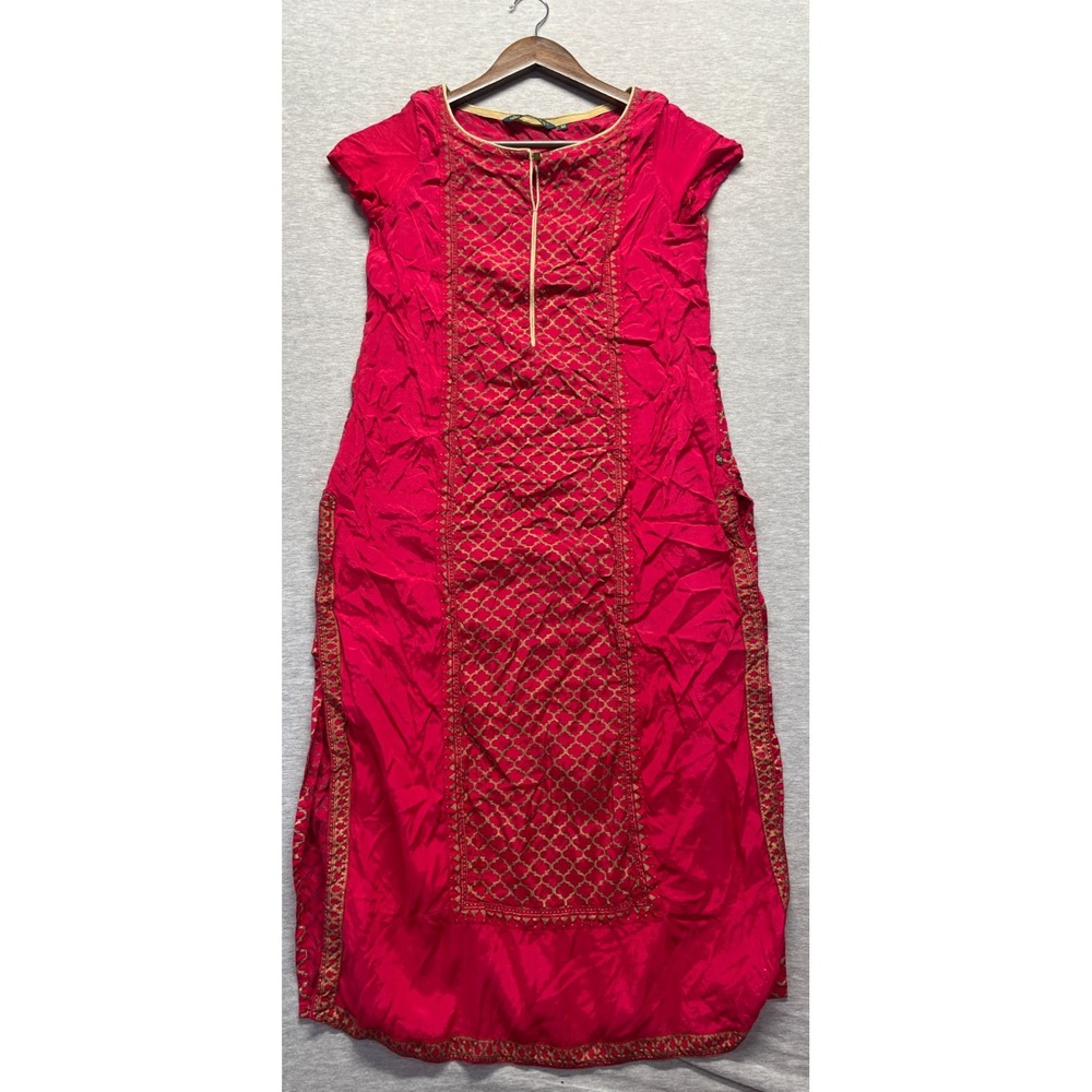 Avaasa Straight Kurta Womens Medium Red Geometric Rayon Cap Sleeve Keyhole Neck